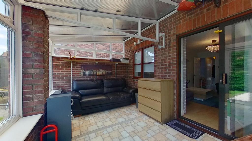 Hollywell Homes Estate Agent, Powderham Avenue, Wo