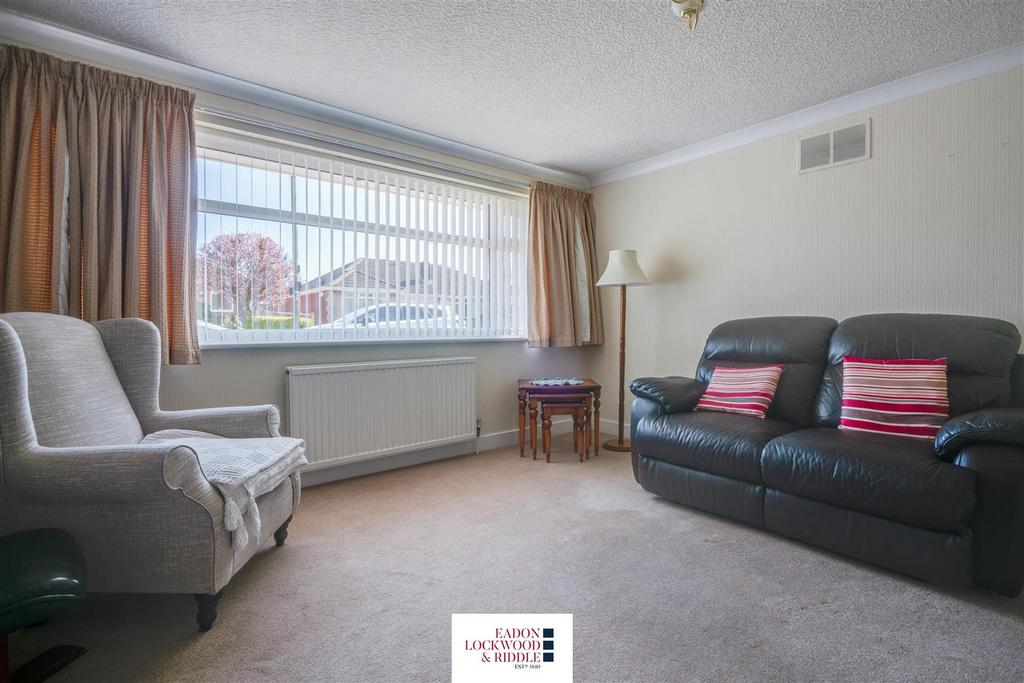 St. Albans Way, Wickersley, Rotherham 2 bed semidetached bungalow £