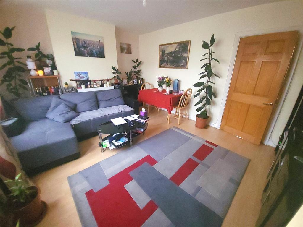 Hollywell Homes Estate Agent Worcester Sales Letti