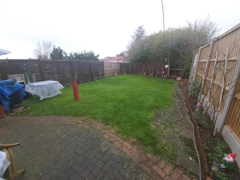 Hollywell Homes Estate Agent Worcester Sales Letti