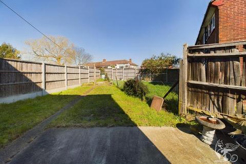 38 Callan Grove, South Ockendon, RM15 5PN