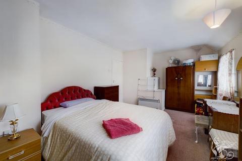38 Callan Grove, South Ockendon, RM15 5PN