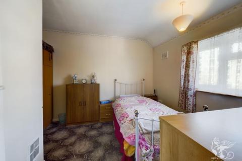 38 Callan Grove, South Ockendon, RM15 5PN