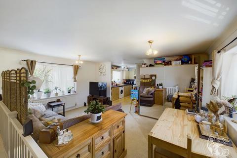 150 Caspian Way, Purfleet-on-thames, RM19 1LF