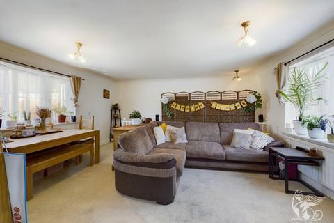 150 Caspian Way, Purfleet-on-thames, RM19 1LF