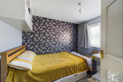 150 Caspian Way, Purfleet-on-thames, RM19 1LF