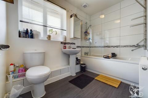 150 Caspian Way, Purfleet-on-thames, RM19 1LF