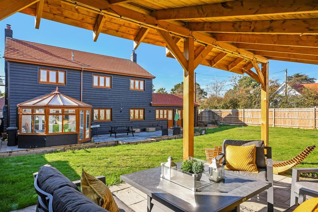 Stoney Hills, BurnhamOnCrouch 4 bed detached house £850,000