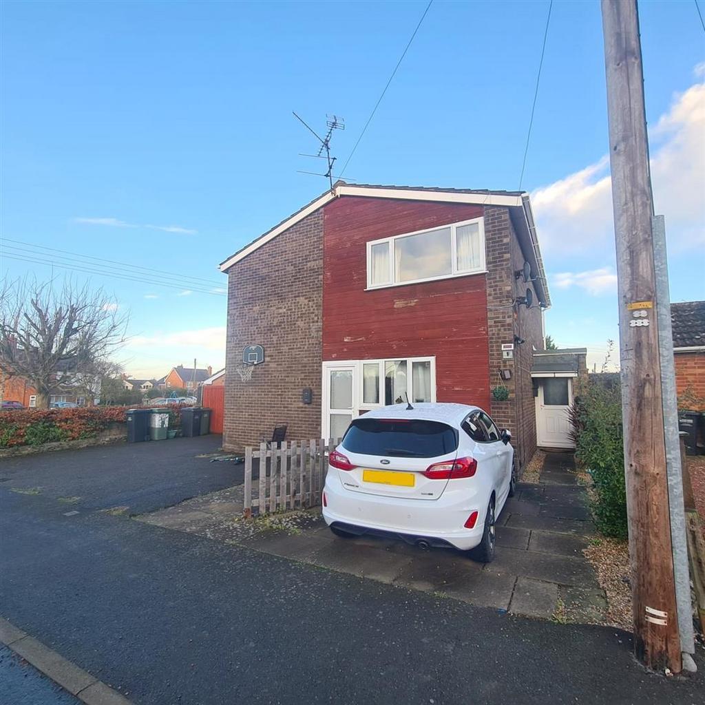 Orchard Grove, Littleworth Worcester WR5 2 bed apartment £140,000