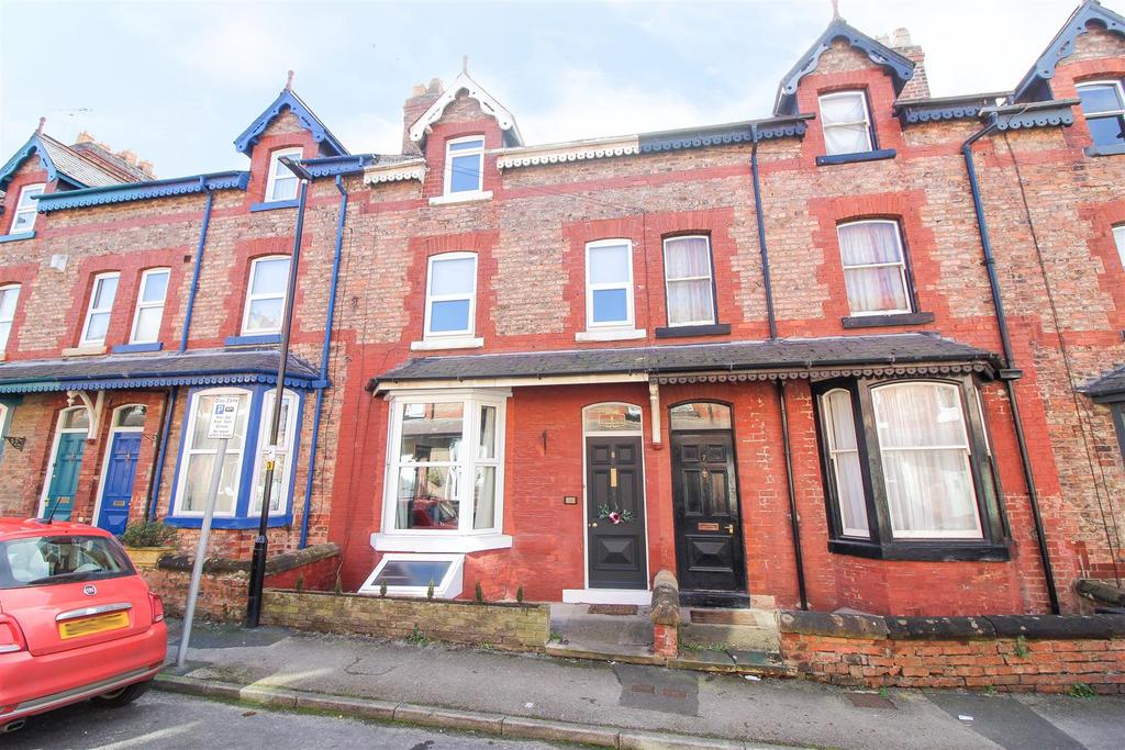 Westbourne Grove, Ripon 3 bed terraced house for sale £250,000