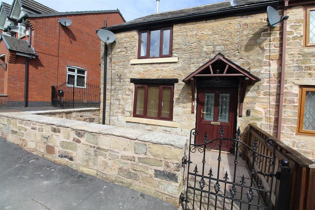 Whitehall Lane, Blackrod, Bolton 2 bed cottage £750 pcm (£173 pw)