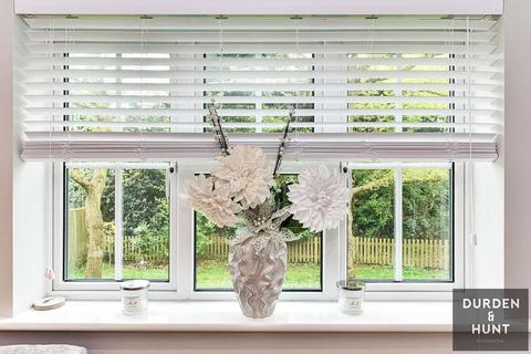 39 Retreat Way, Chigwell, IG7 6EL