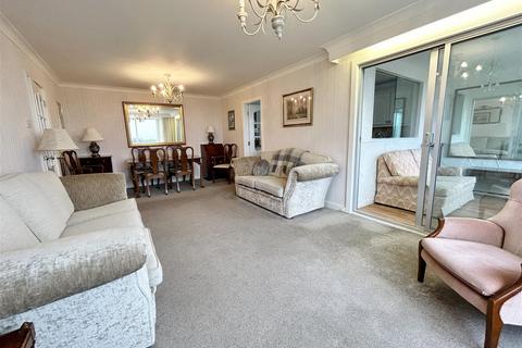 2 bedroom apartment for sale - High Legh, Marine Drive, Lytham St Annes