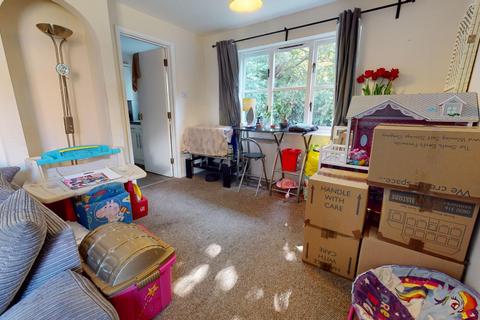 17 Chalice Way, Greenhithe, DA9 9PR