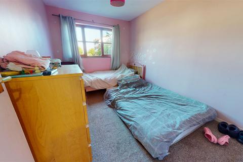 17 Chalice Way, Greenhithe, DA9 9PR