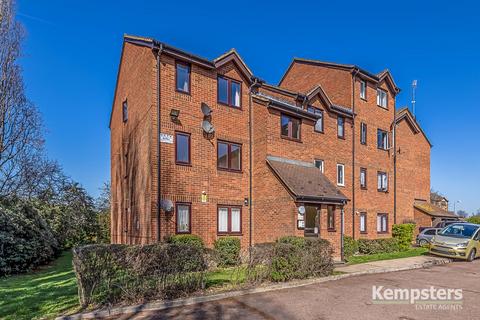 83 Porter Close, Grays, RM20 4AS