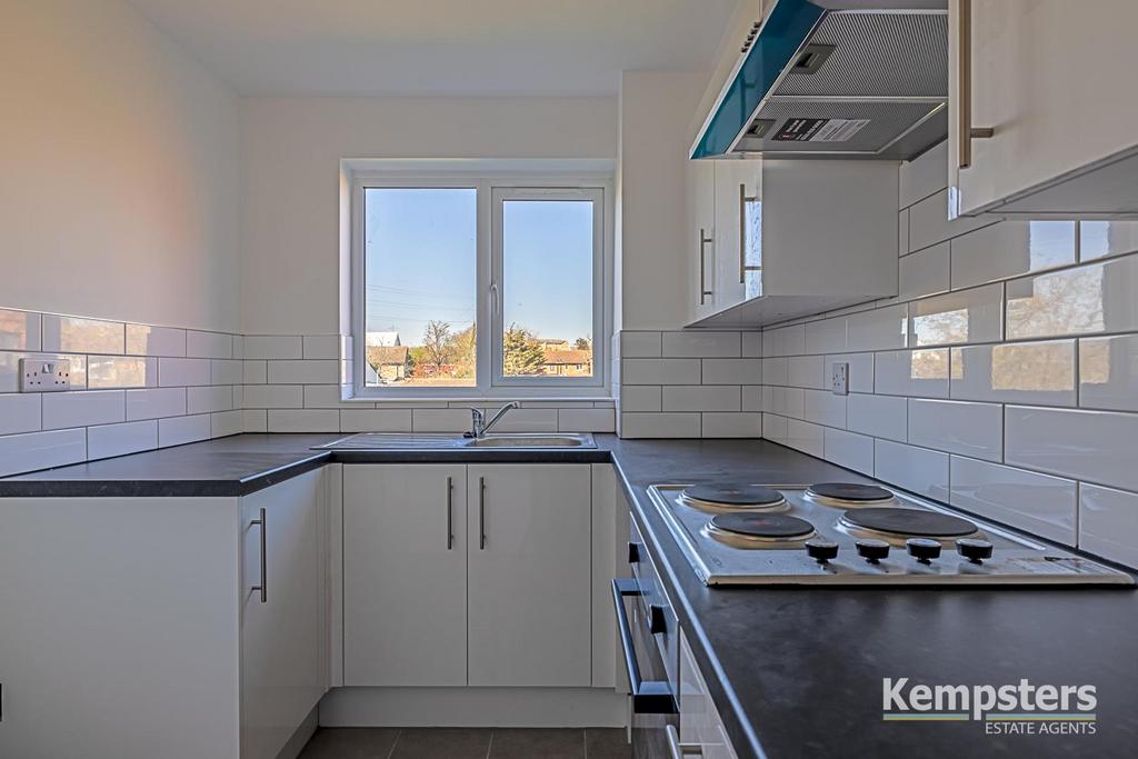 Kitchen 2.jpg