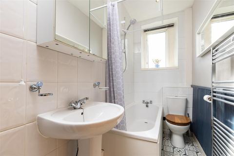 11c Ballantine Place, Perth, PH1 5RR