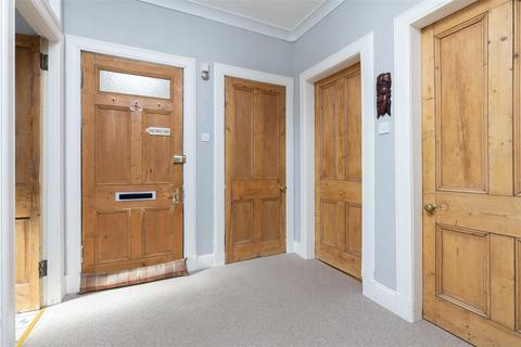 11c Ballantine Place, Perth, PH1 5RR