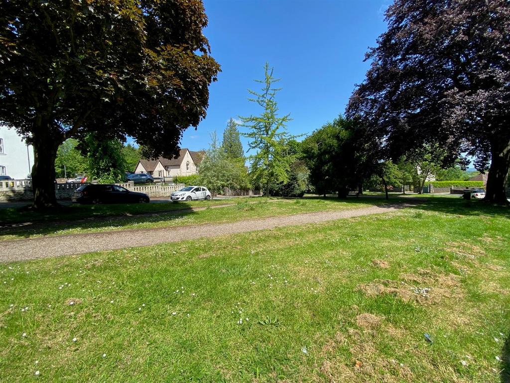 Lansdowne Crescent, Malvern 1 bed apartment £175,000