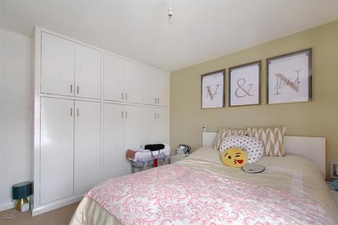 100 Beauvale Road, The Meadows, Nottingham, NG2 2ES