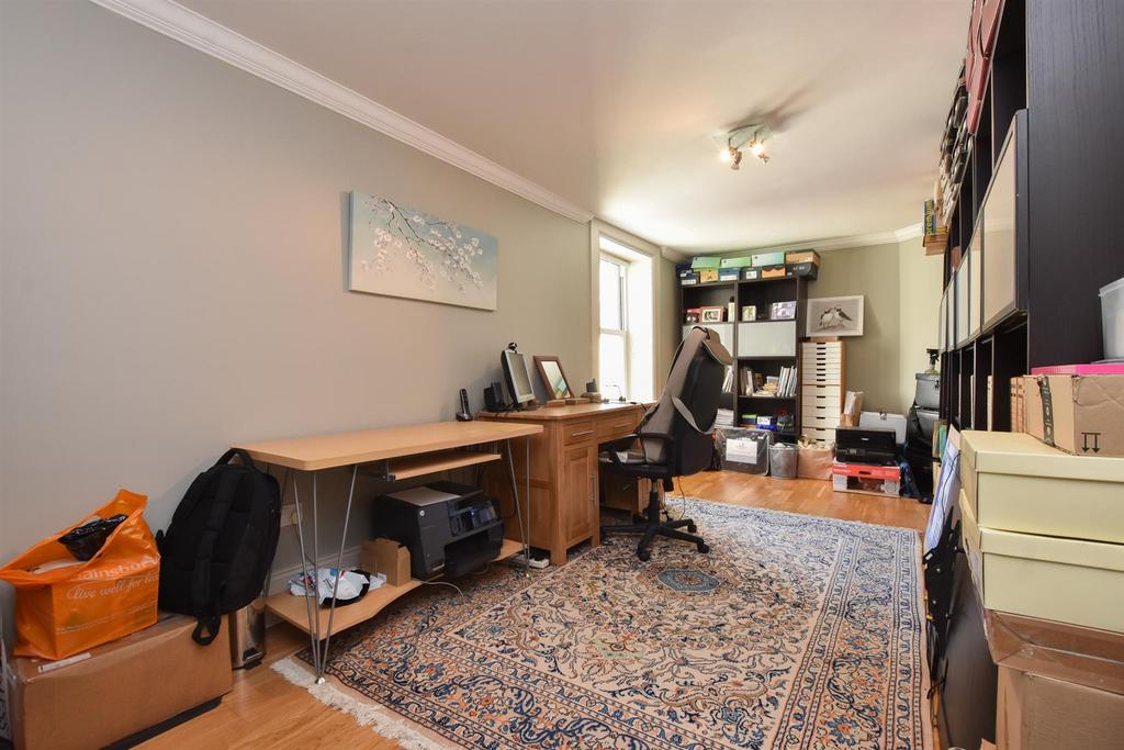 Bedroom/study