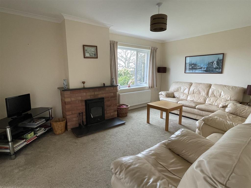 Chipponds Drive, St. Austell 3 bed detached house £295,000