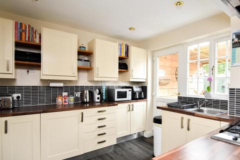20 Quendale, Wombourne, Wolverhampton, WV5 8JZ