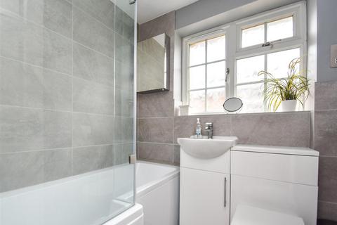 20 Quendale, Wombourne, Wolverhampton, WV5 8JZ