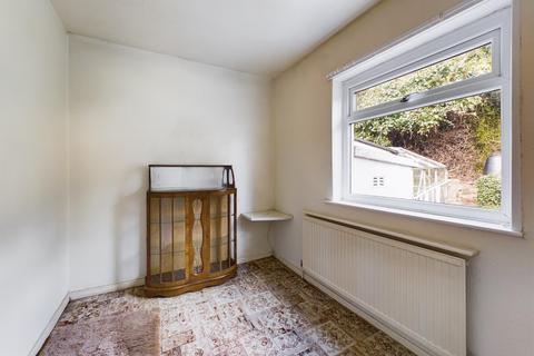 64 Avondale Road, Shipley, BD18 4QX