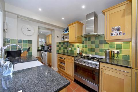 Enodoc Coxcombe Lane, Chiddingfold, Godalming, GU8 4QA