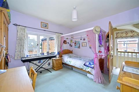 Enodoc Coxcombe Lane, Chiddingfold, Godalming, GU8 4QA