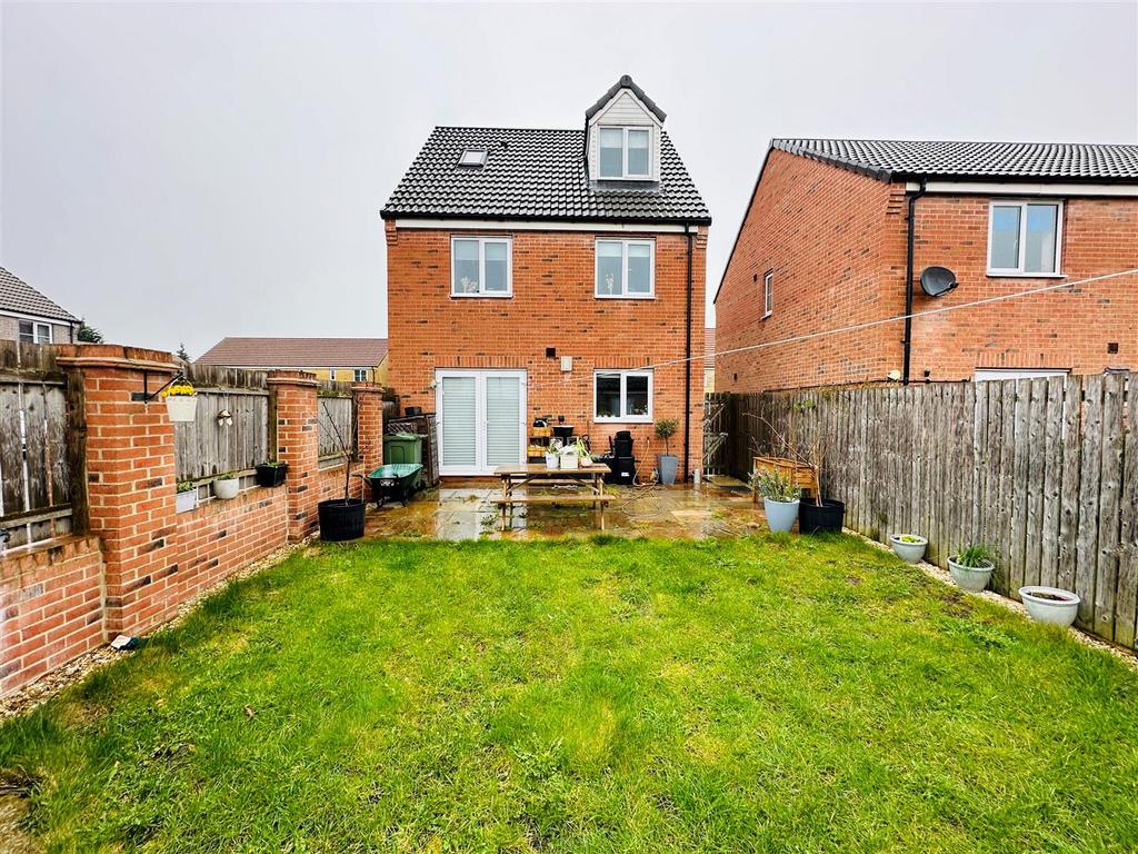 Blackthorn Close, Selby 4 bed detached house £295,000