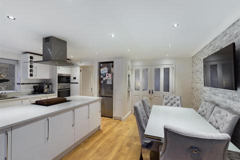 22 Osprey Gardens, South Croydon, CR2 8TB