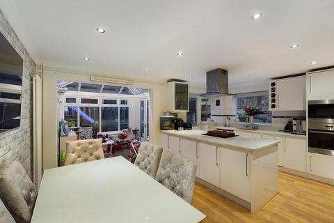 22 Osprey Gardens, South Croydon, CR2 8TB