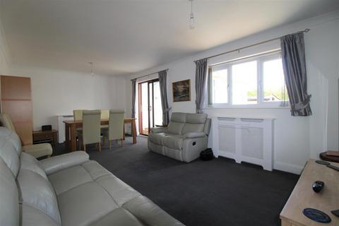 1 Cardinal Close, Minster On Sea, Sheerness, ME12 2TT