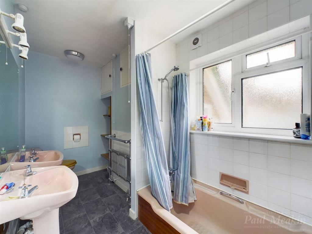 Ensuite