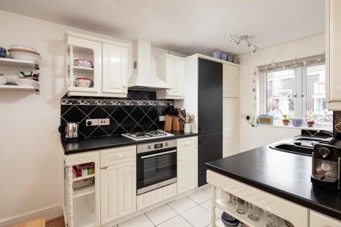4 Richmond Mews, Bristol, BS8 3DH