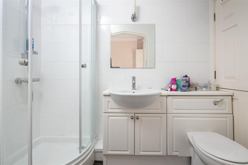 First Floor Flat 53 Clifton Down Road-8.jpg