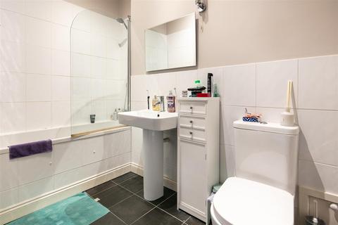 First Floor Flat, 53 Clifton Down Road, Bristol, BS8 4AH