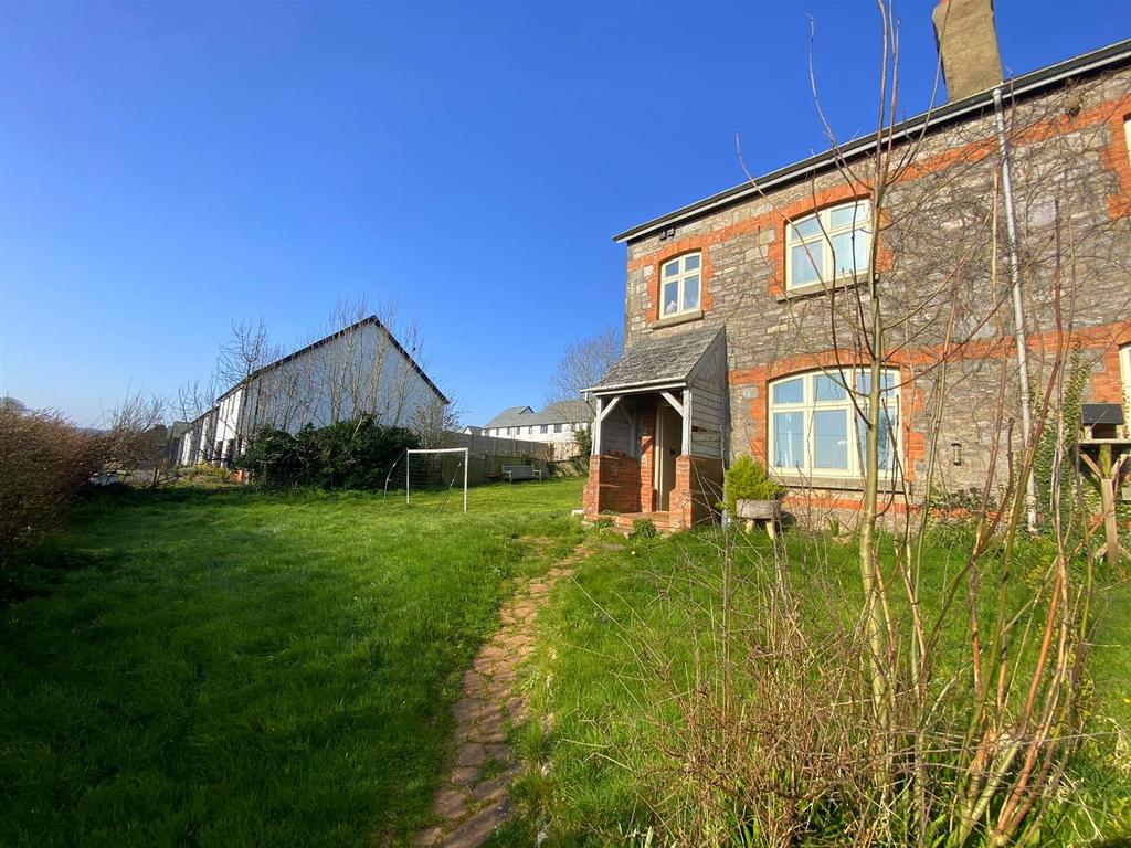 Black Post Lane, Berry Pomeroy, Totnes 3 bed semidetached house £1,250 pcm (£288 pw)