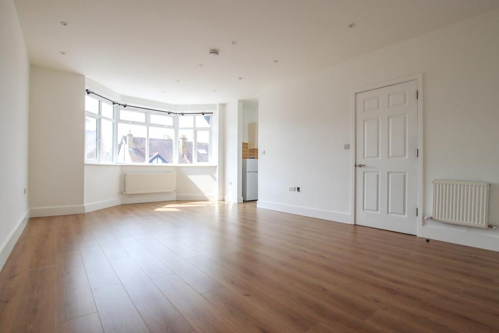 Mayfield Road, South Croydon, CR2 Studio £1,000 pcm (£231 pw)
