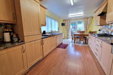 3 bedroom semi-detached house for sale, West View, Newent