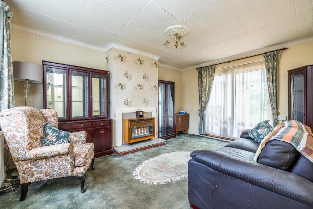 Leinster Avenue, Knowle 3 bed semidetached house £225,000