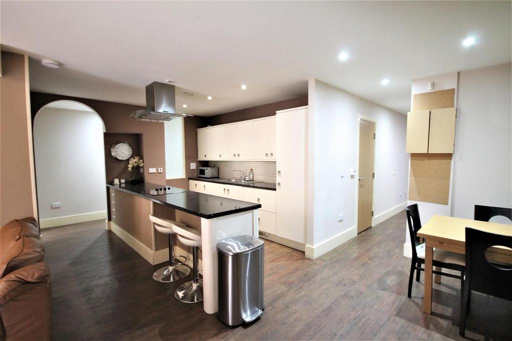 Kitchen Dining area