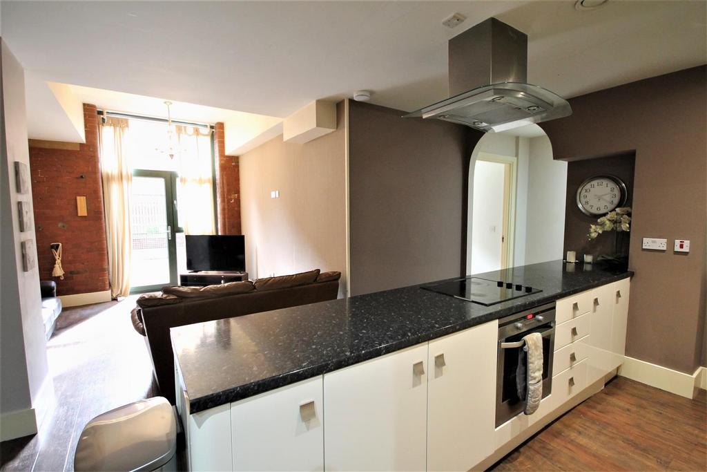 Kitchen Lounge area