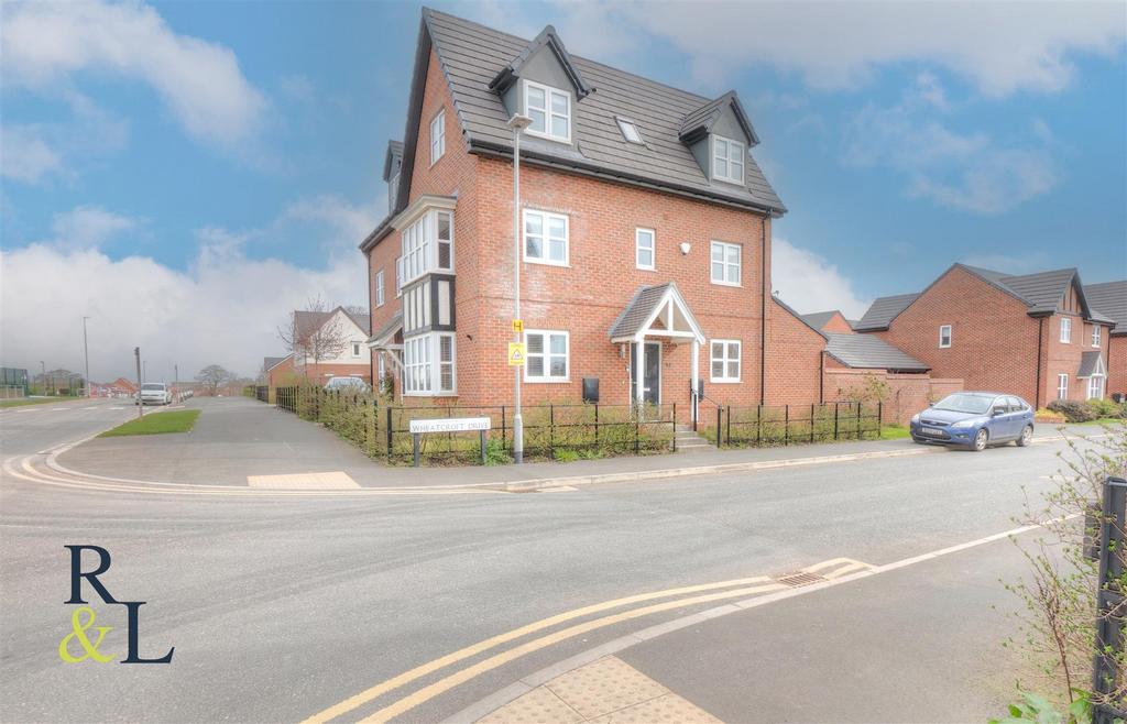 Wheatcroft Drive, Edwalton, Nottingham 4 bed semidetached house to