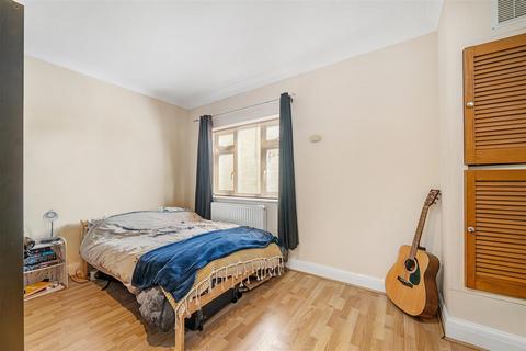 Flat 4, Maple Court Blenheim Road, London, SE20 8HN