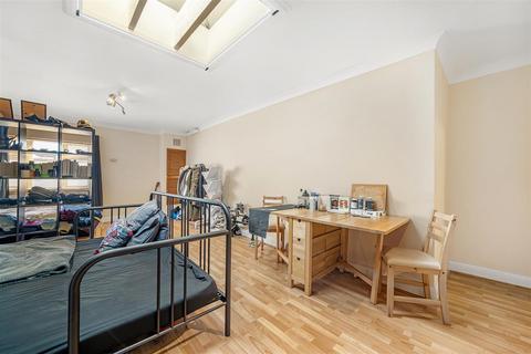 Flat 4, Maple Court Blenheim Road, London, SE20 8HN