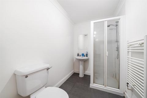 Flat 4, Maple Court Blenheim Road, London, SE20 8HN